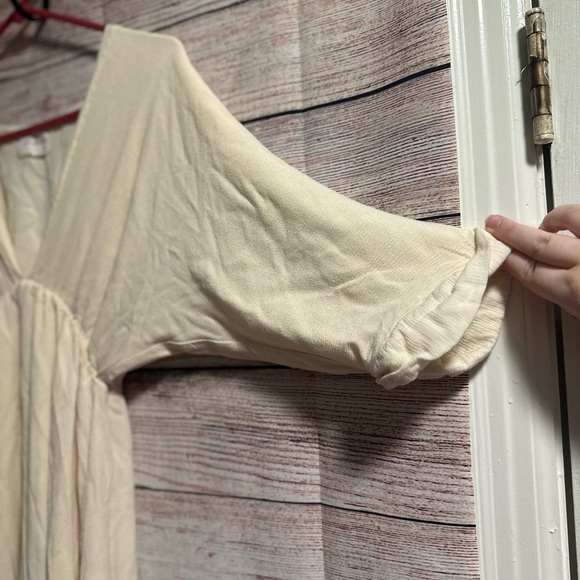 Cream V-Neck Gathered Waist Maxi Dress - Picture 2 of 8